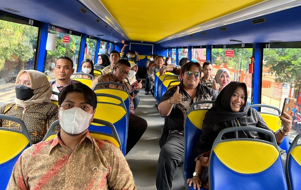 Tingkatkan Soliditas, DPC Ikadin Semarang Gelar City Tour