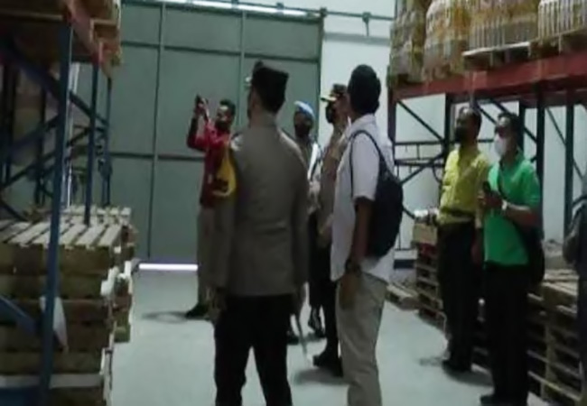 Diduga Distributor Timbun 3.000 Liter Minyak Goreng di Kendal