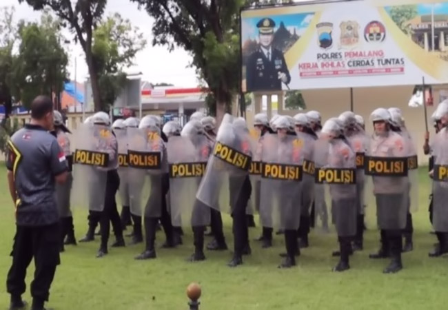 Jelang Pilkades Serentak 2022, Ratusan Polisi Latihan Dalmas