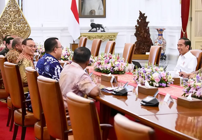 Jokowi dan Pengurus Forum Rektor Indonesia, Bahas Tantangan Indonesia Emas 2045